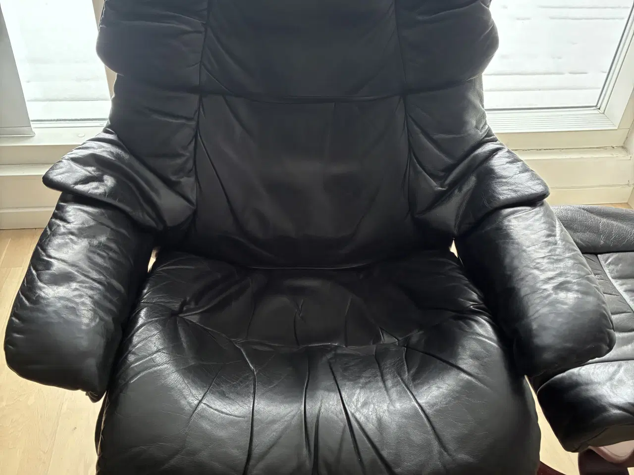 Billede 2 - Stressless læder lænestol sort med skammel 