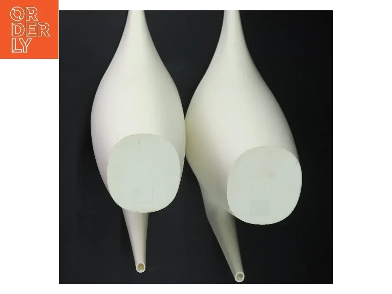 Billede 2 - Vandkander i plast fra IKEA (str. 2 styk, 25x35 cm)