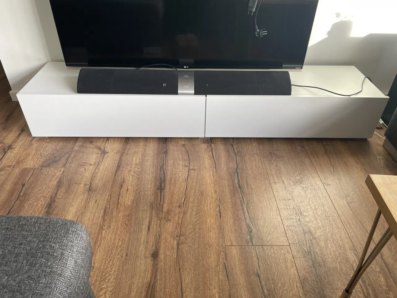 Billede 2 - Tv-bord - et stort og et lille.