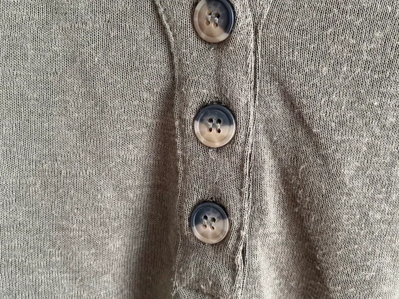 Billede 3 - Armygrøn t-shirt fra Zizzi