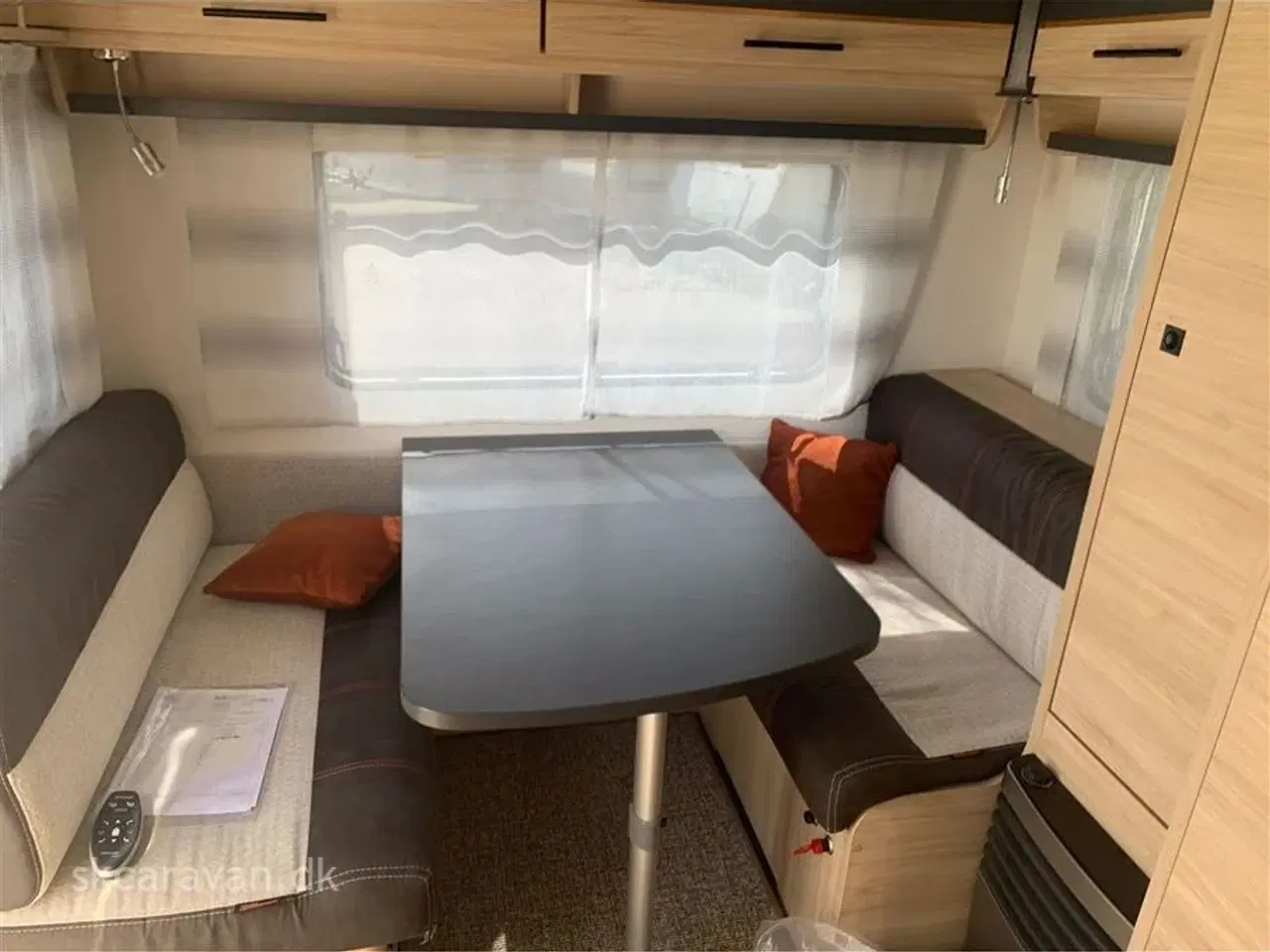 Billede 12 - 2022 - Caravelair Titanium 450   Lækker vogn med enkelt senge Mover - El markise og div udstyr køkken og toilet aldrig brugt