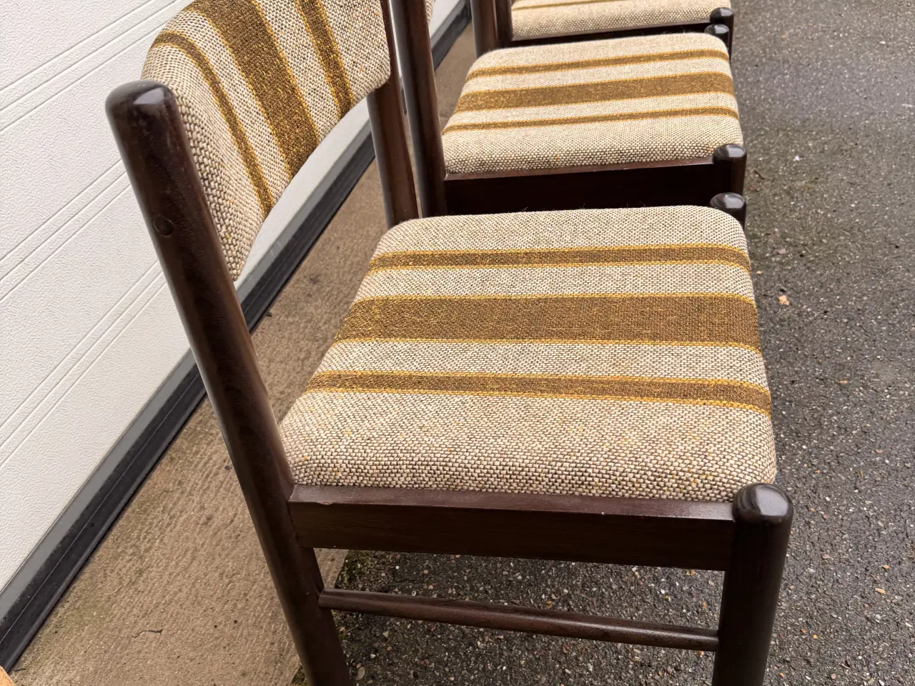 Billede 1 - 4 stk Farstrup stole - samlet ptis