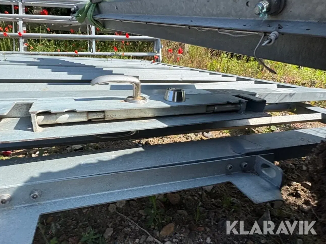 Billede 5 - Dobbelt låge med stolper