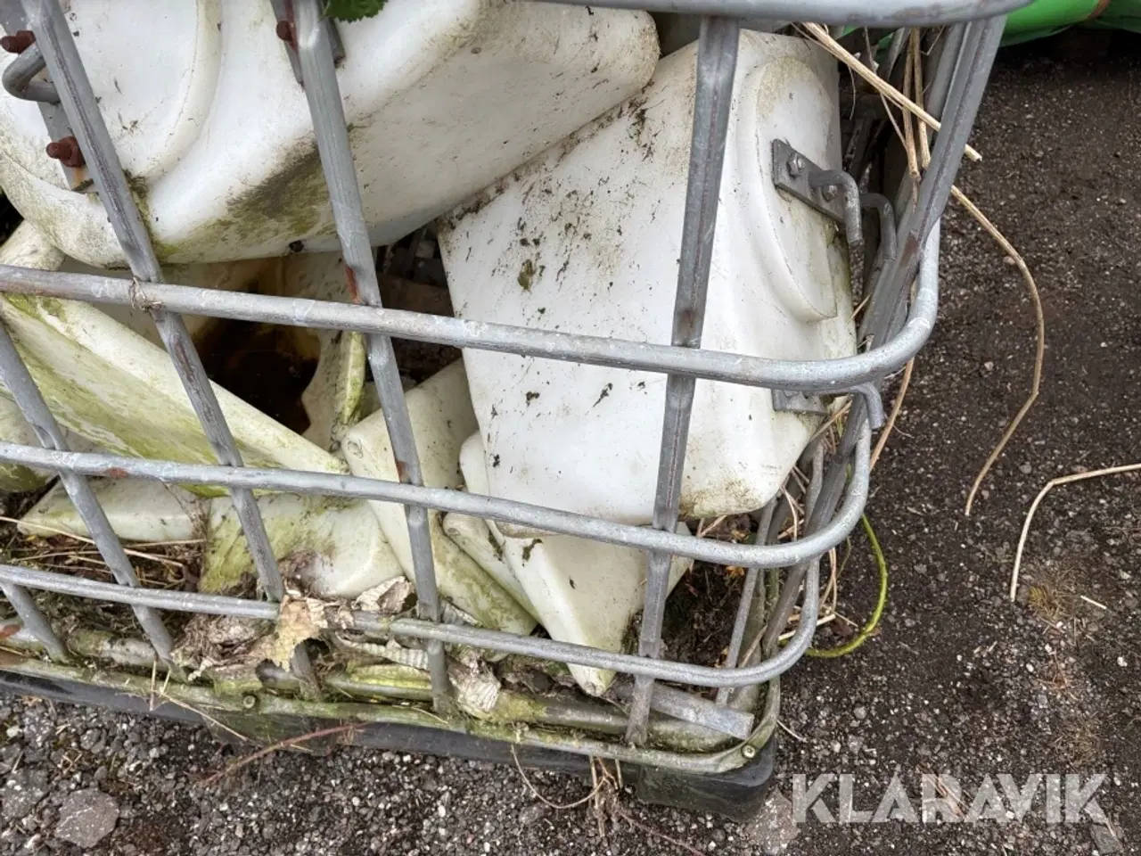 Billede 12 - Foderkrybber og inventar anslået 22 styk.