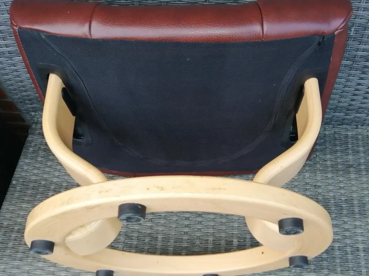 Billede 2 - JUSTERBAR FODSKAMMEL I KRAFTIGT SKIND, FLOT STAND