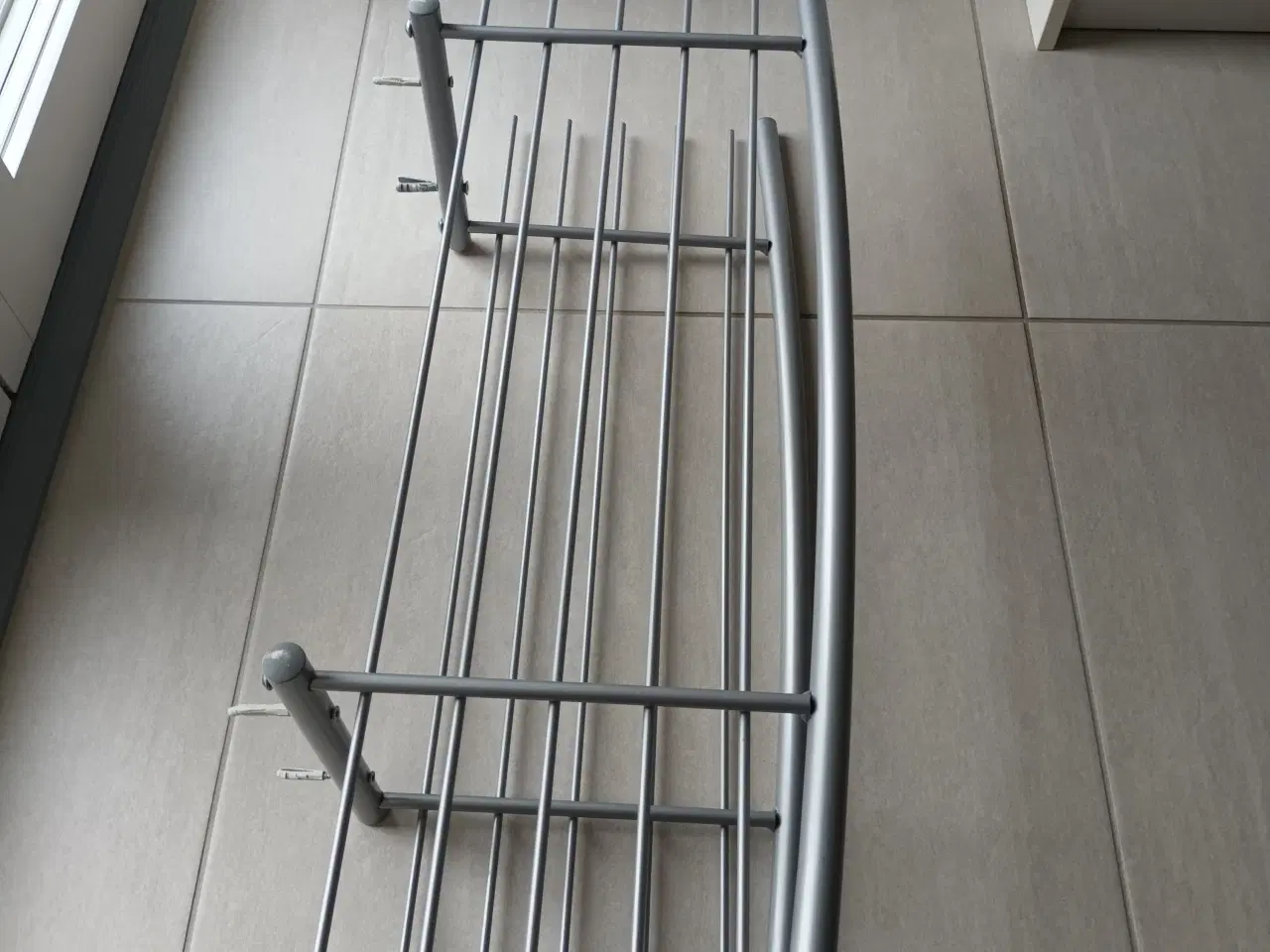 Billede 2 - Metal skohylder