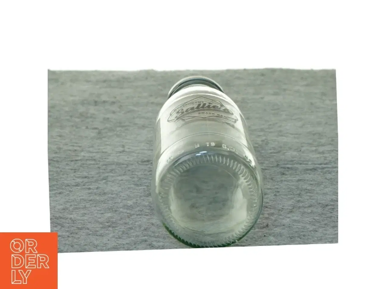 Billede 3 - Flaske fra Restaurant Sallis Snackbar (str. 20 x 6 cm)