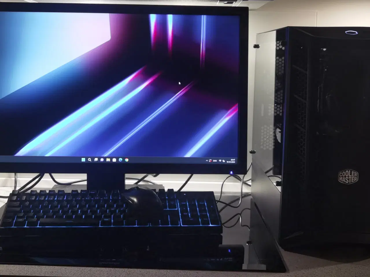 Billede 1 - Gamer E-sport Workstation Maskine med RGB lys 