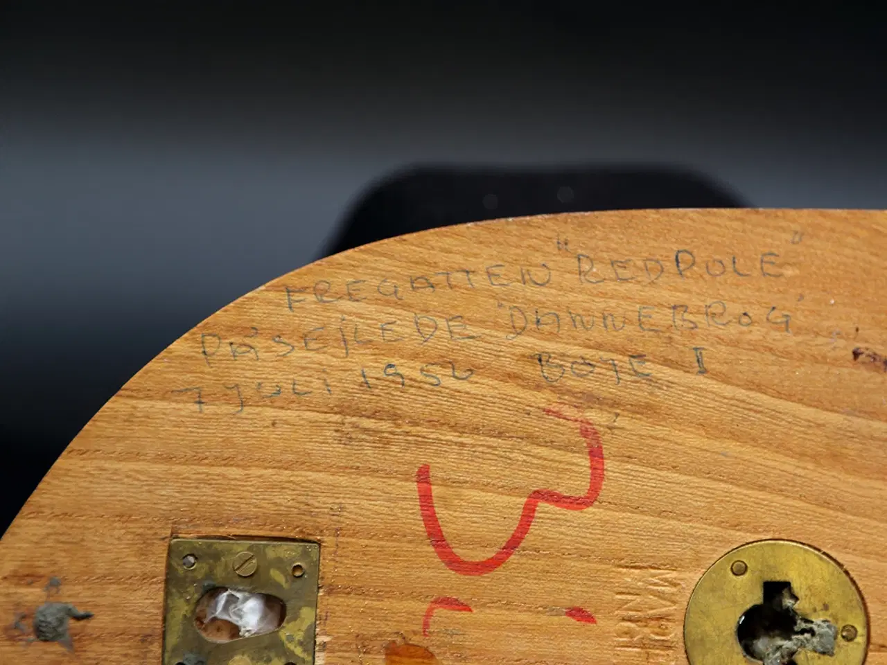 Billede 4 - HMS Redpole – britisk marine-våbenskjold