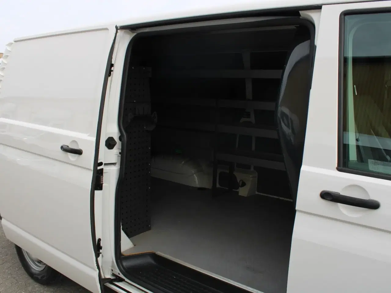 Billede 13 - VW Transporter 2,0 TDi 110 Kassevogn lang