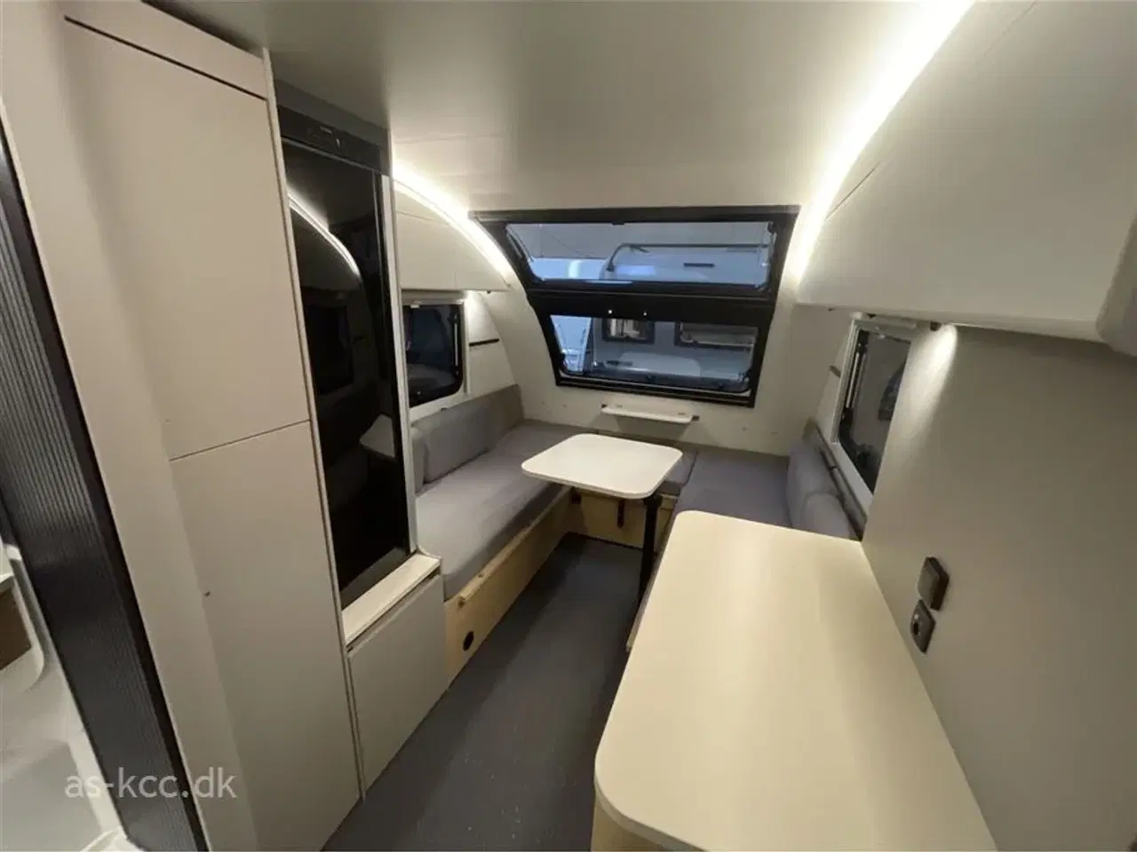 Billede 4 - 2026 - Adria Action 391 LH Classic Adria Action 391 LH Classic årg. 2026 Generation 2 ny ude og inde. Denne vogn er med soundbar. kr. 2.749,- er lagt i prisen