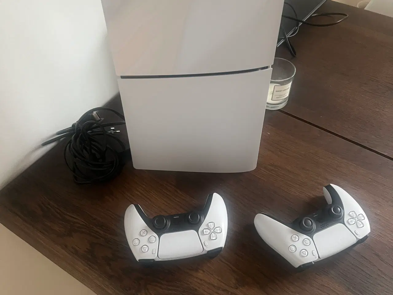 Billede 3 - PlayStation 5 Digital Edition – Som ny – 2 Control