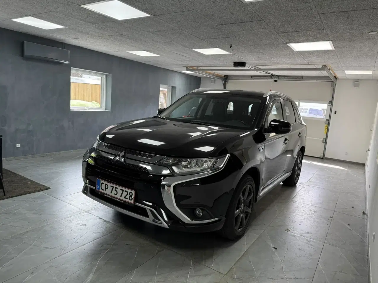 Billede 2 - Mitsubishi Outlander 2,4 PHEV  Plugin-hybrid Invite+ 4WD 224HK 5d 6g Trinl. Gear
