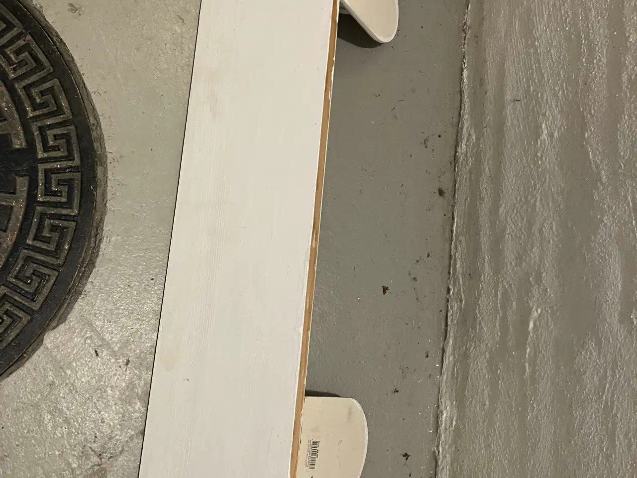 Billede 3 - Hylde i træ med udskæring 