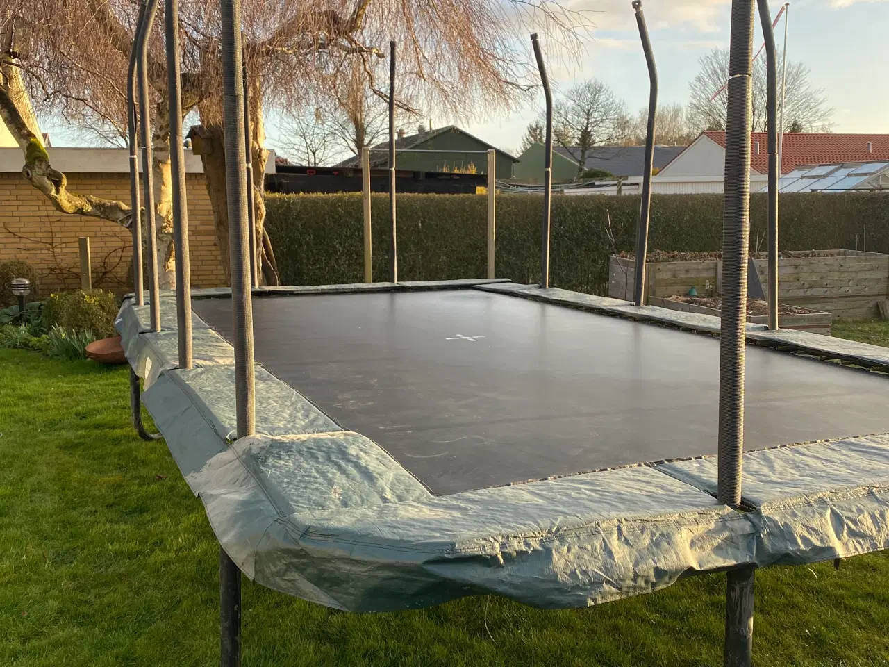 Billede 2 - Stor og solid trampolin 5,50 x 3,06 meter