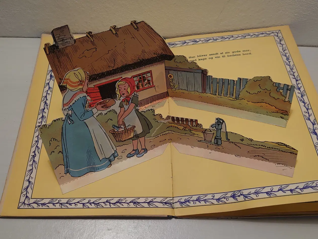 Billede 3 - Rødhætte. Pop-up bog. R.Edelmann nr 310. Ca 1950