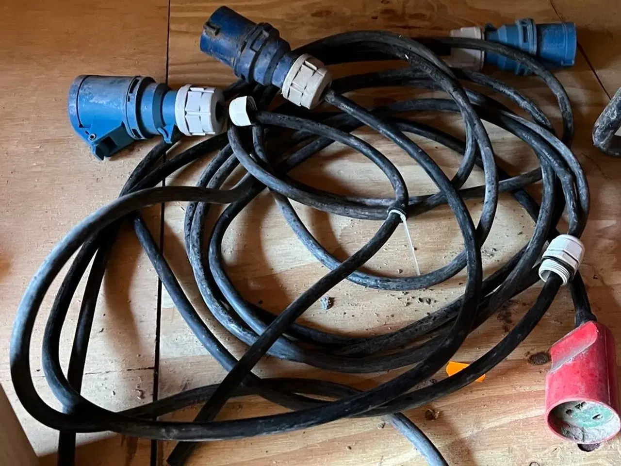 Billede 5 - 3 stk. Kabeltromler + Forlængerkabel med CEE Stik