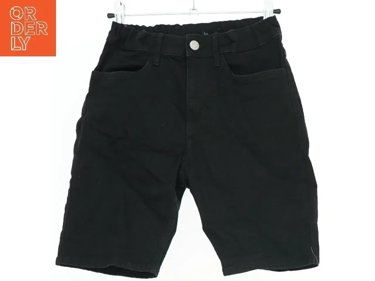 Billede 1 - Børne shorts i sort farve fra H&M (str. 152)