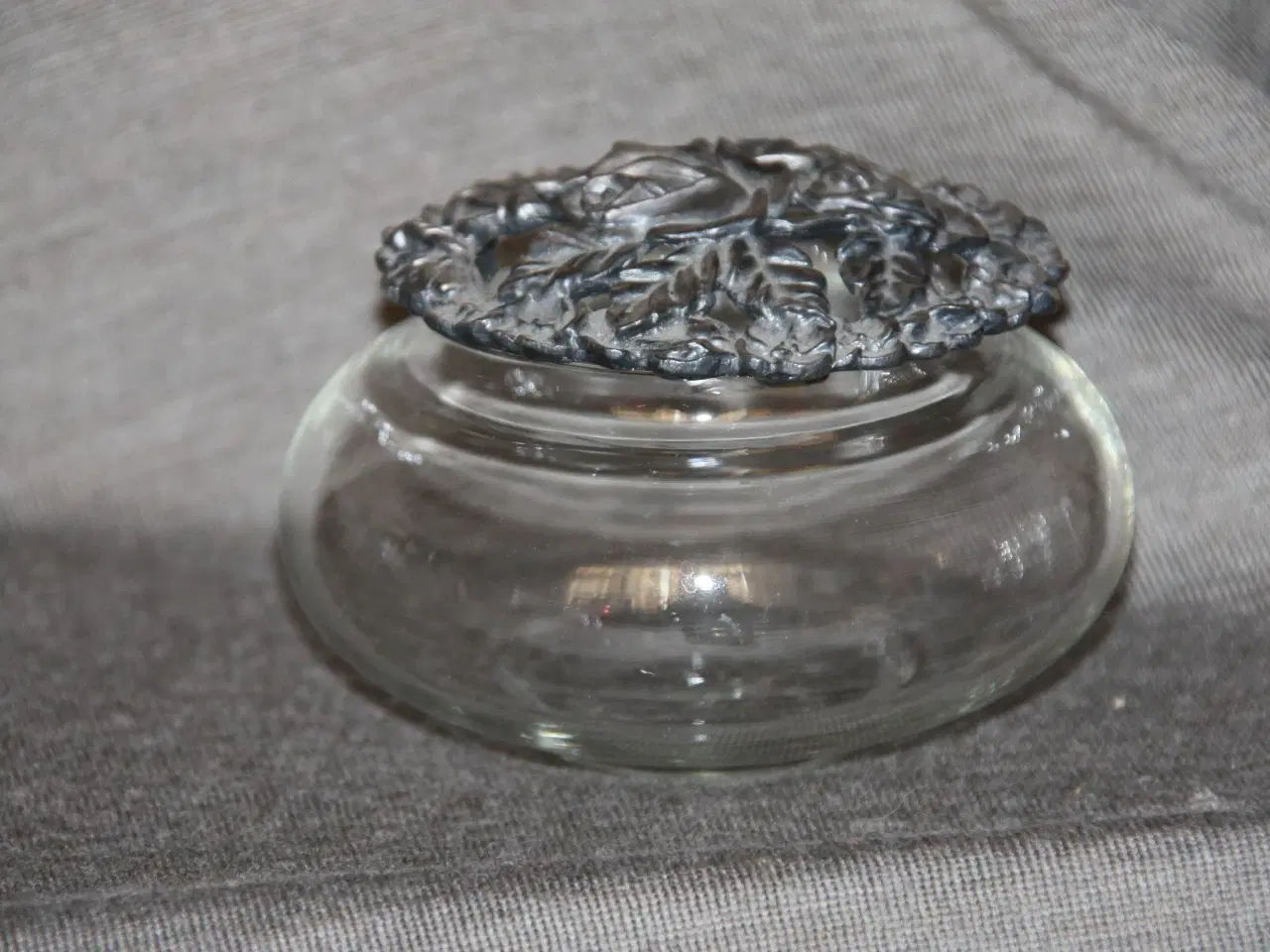 Billede 1 - Glas dåse med metal låg højde 8 cm