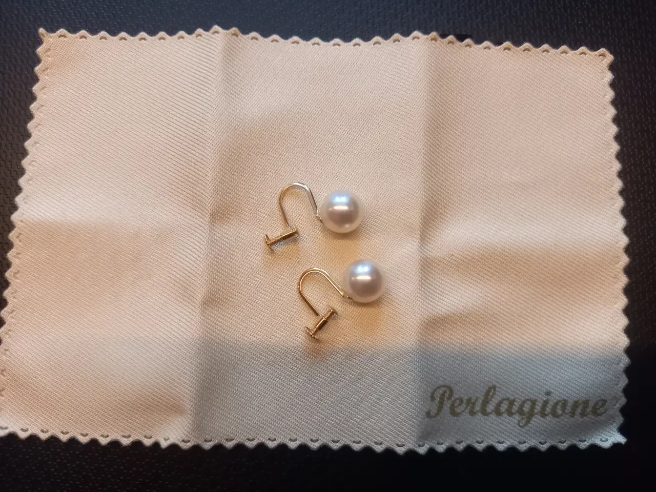 Billede 2 - Guld og perle øreskruer 