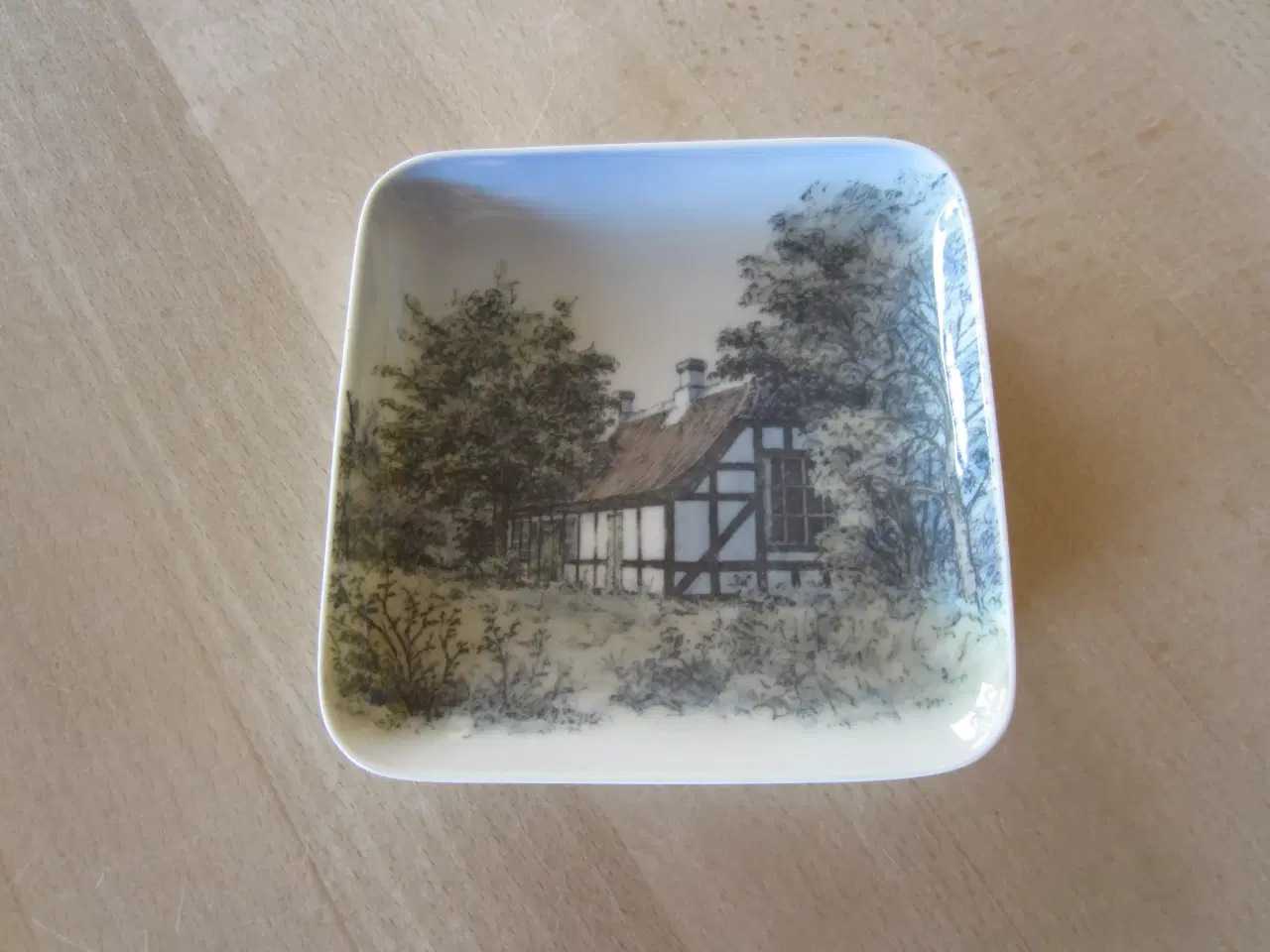 Billede 1 - B&G askebæger Drachmanns hus nr. 455