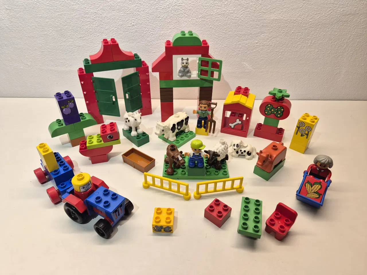 Billede 1 - Duplo Bondegård, Dyr, Mennesker, Bygningsdele samt