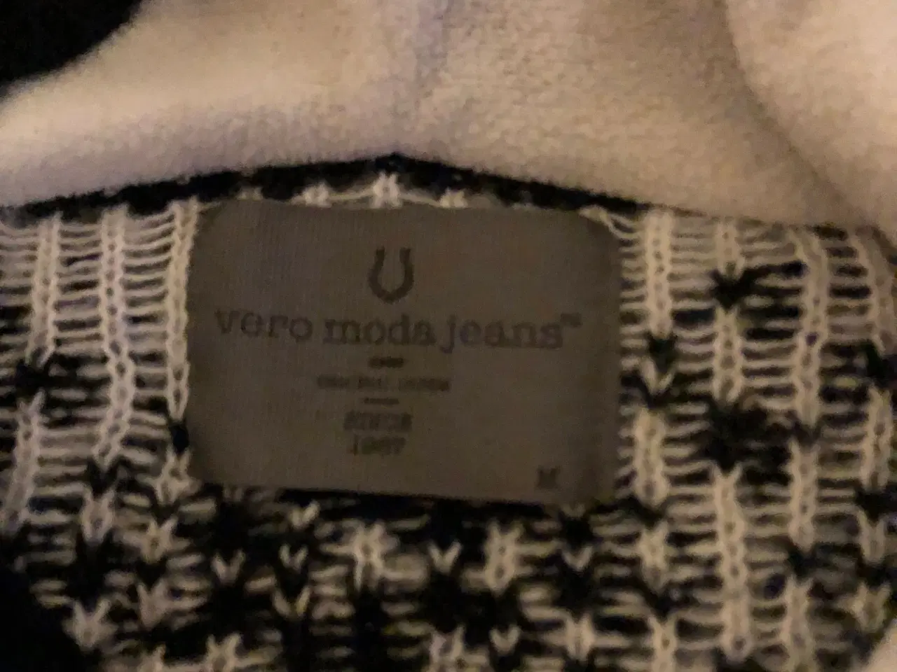 Billede 2 - Strik jakke/hoodie fra Vero moda