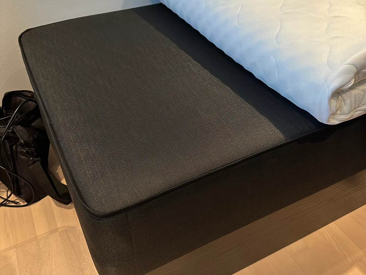Billede 4 - Seng med opbevaring