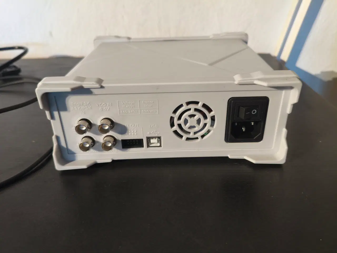 Billede 3 -  FY6900 Digital Signal Generator 60MHz LCD 2Kanale