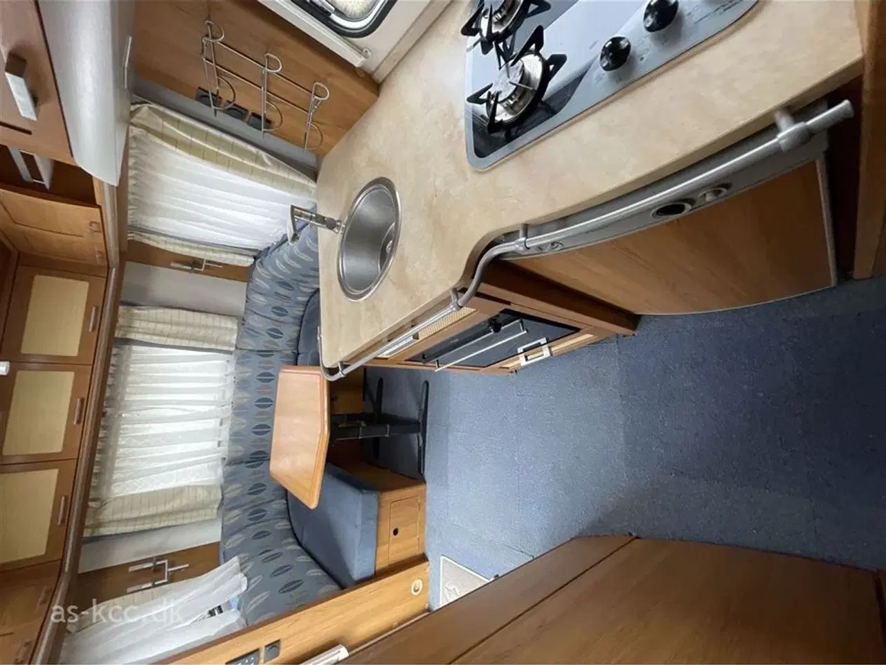 Billede 10 - 2010 - Knaus Azur 580 EU   Knaus Azur årg 2010 4 sovepladser 5 siddepladser, Isabella Commodore 2010.
