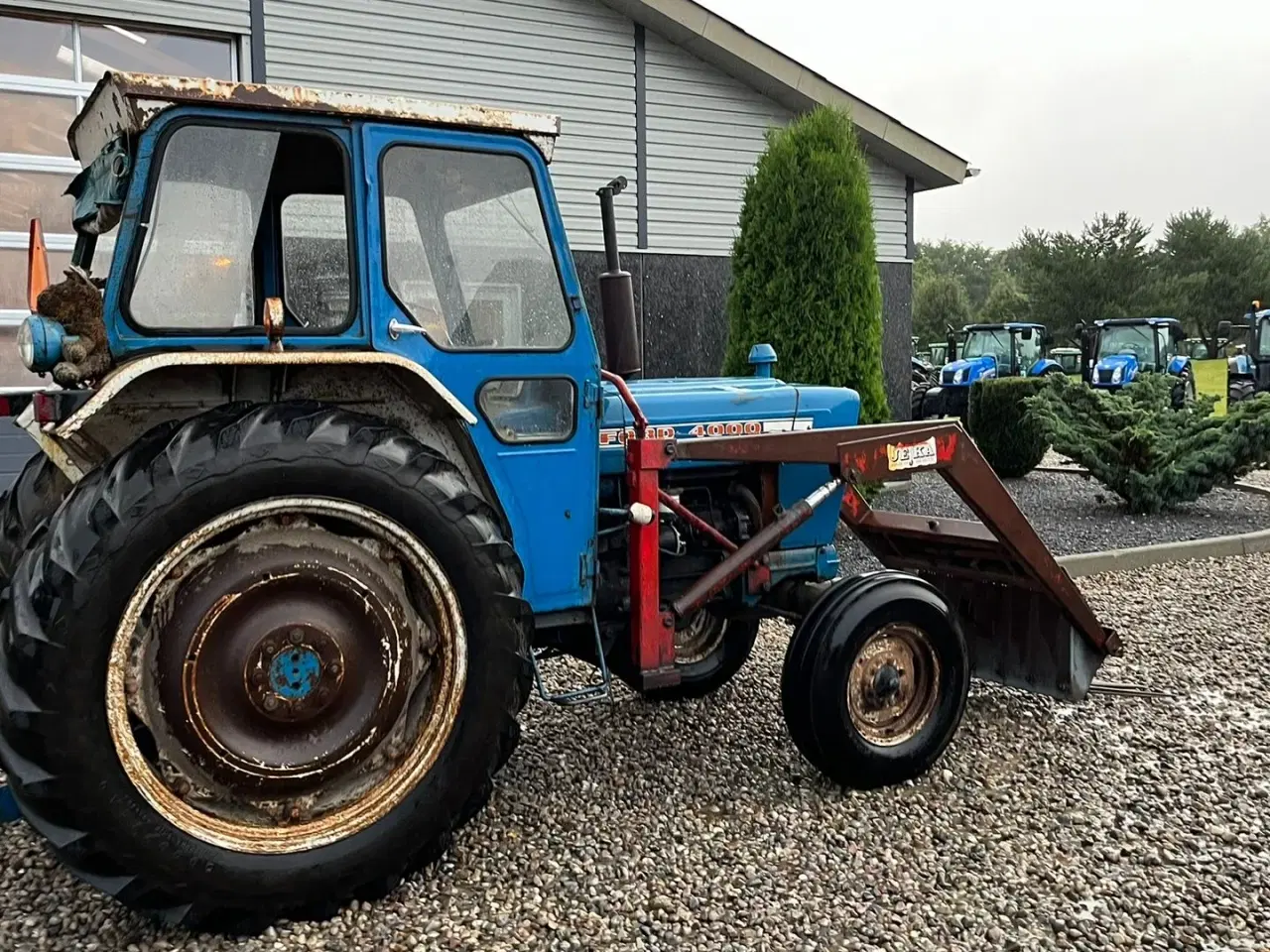 Billede 13 - Ford 4000 Y med frontlæsser monteret på