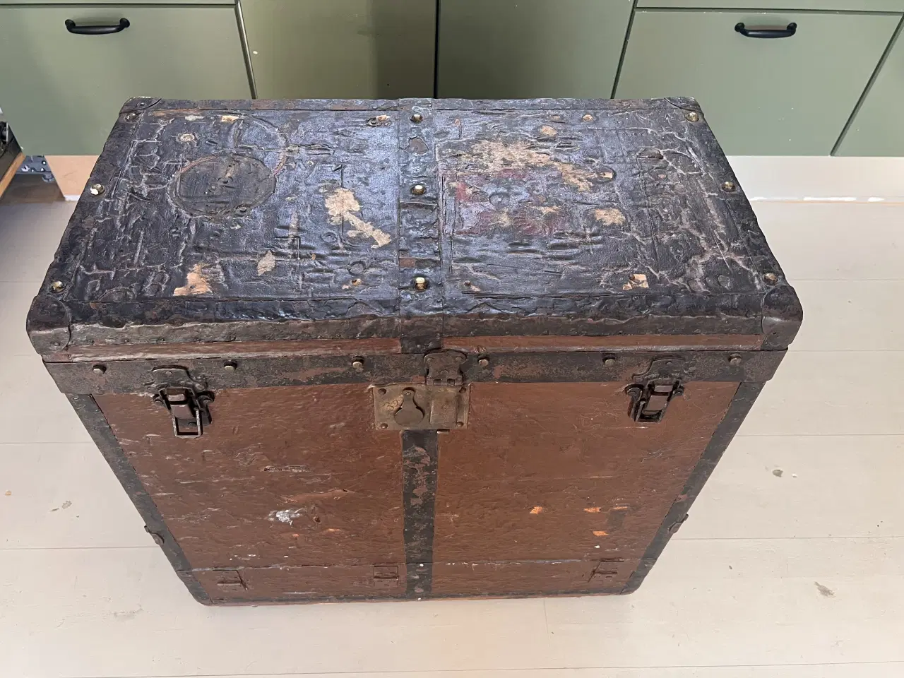 Billede 2 - Antik kuffert til at sælge vare fra