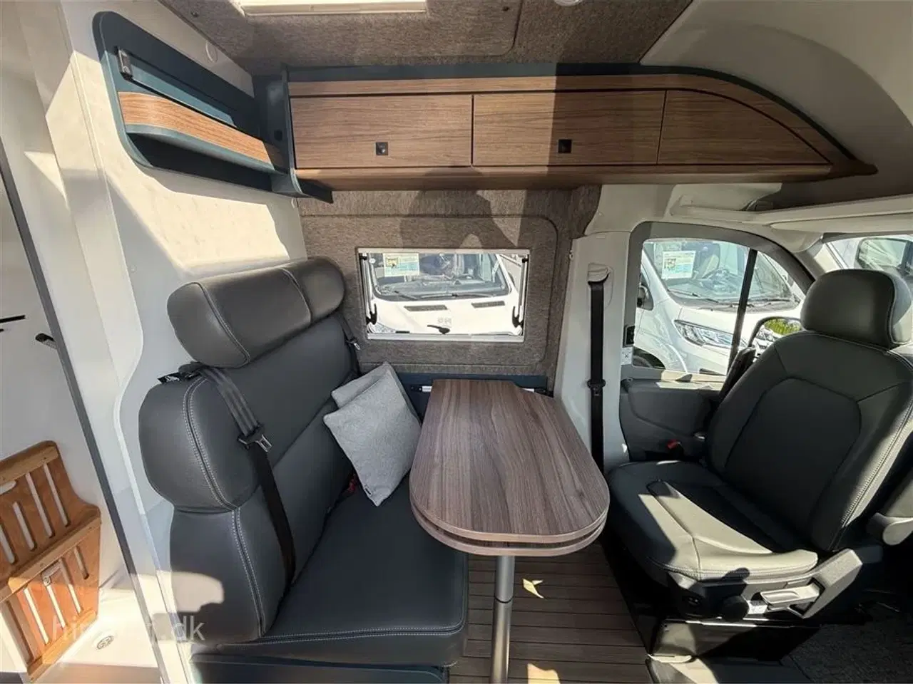 Billede 18 - 2025 - Eriba Car 600 Indium Grey Aut   Den Eksklusive Campervan Fra Eriba Car kan ses hos Hinshøj Caravan