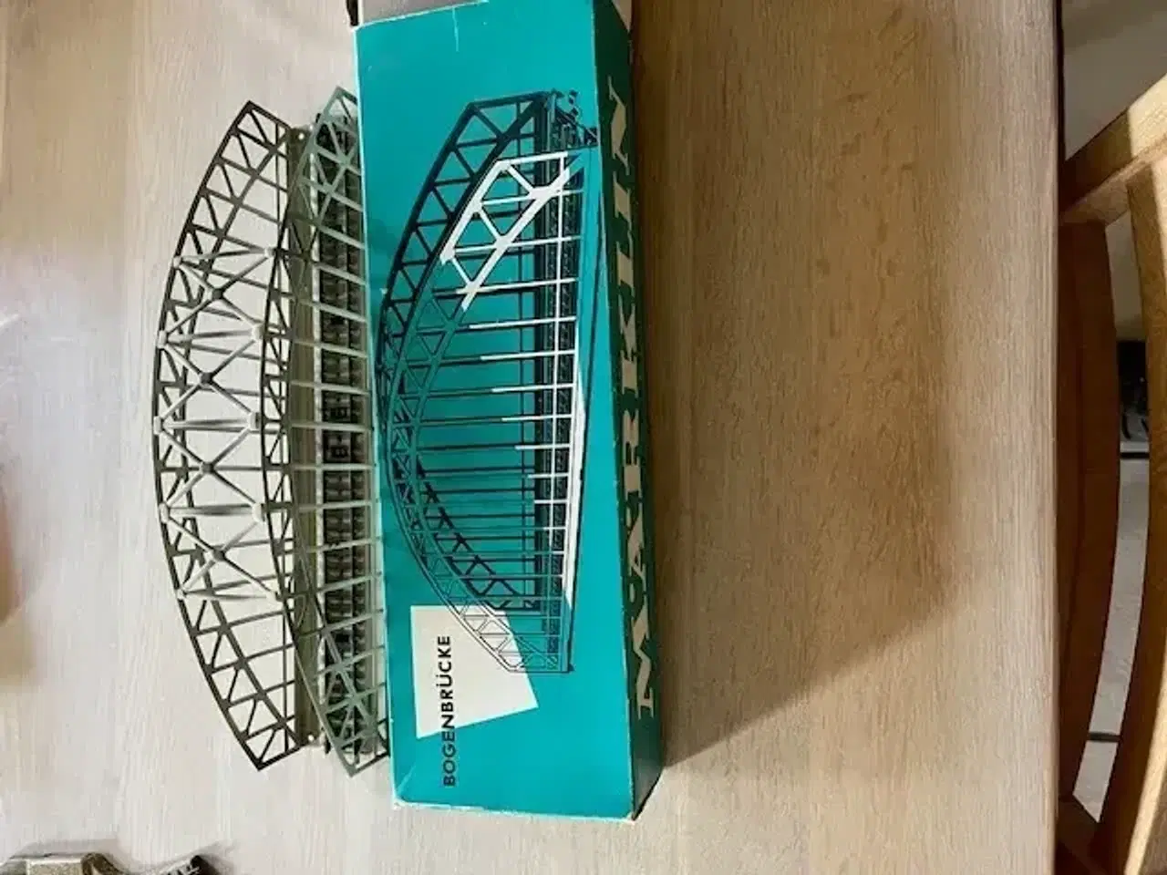 Billede 12 - Märklin togsæt med skinner, godsvogne, bro m.m.