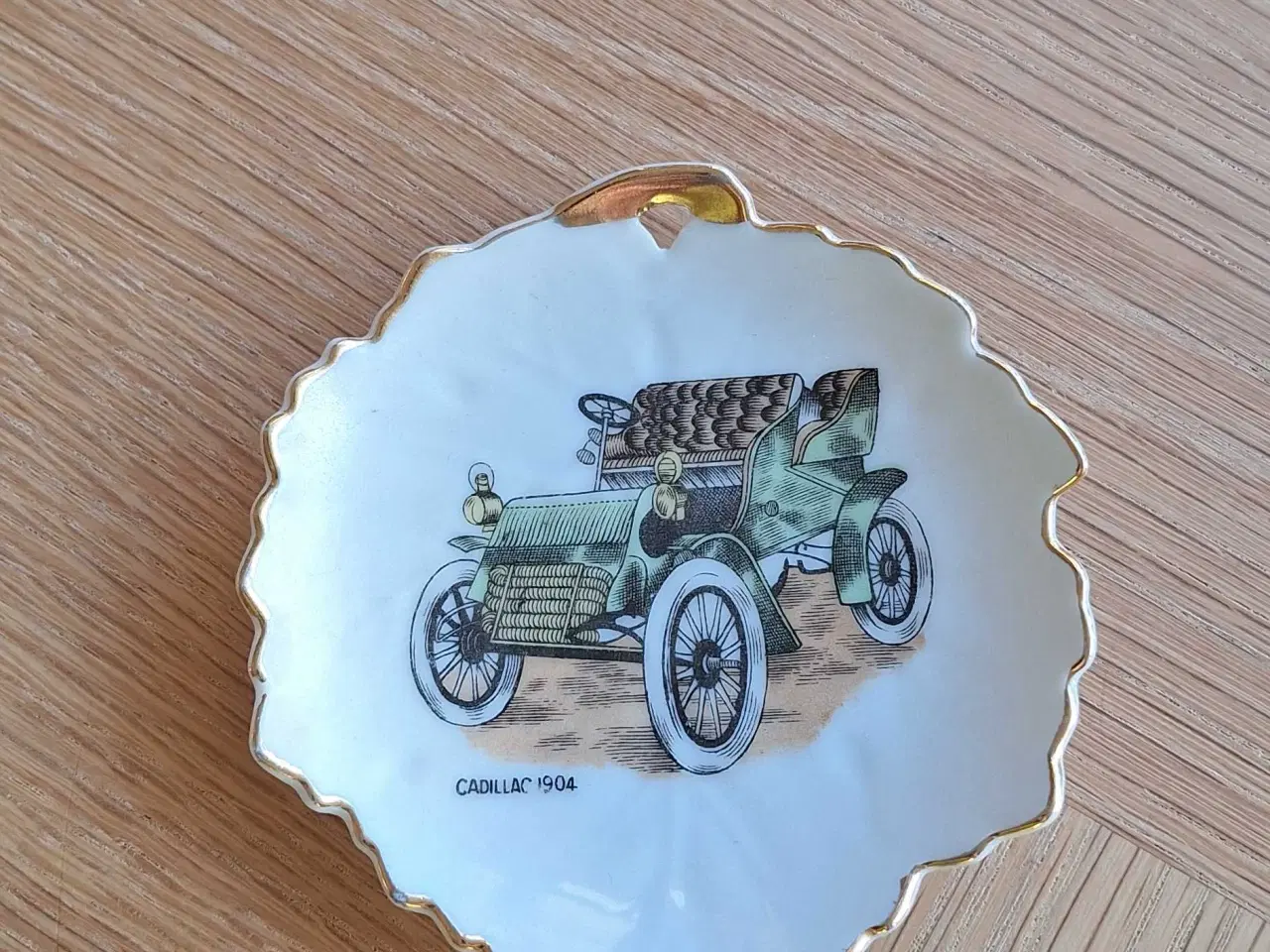 Billede 1 - Lille bladformet fad 