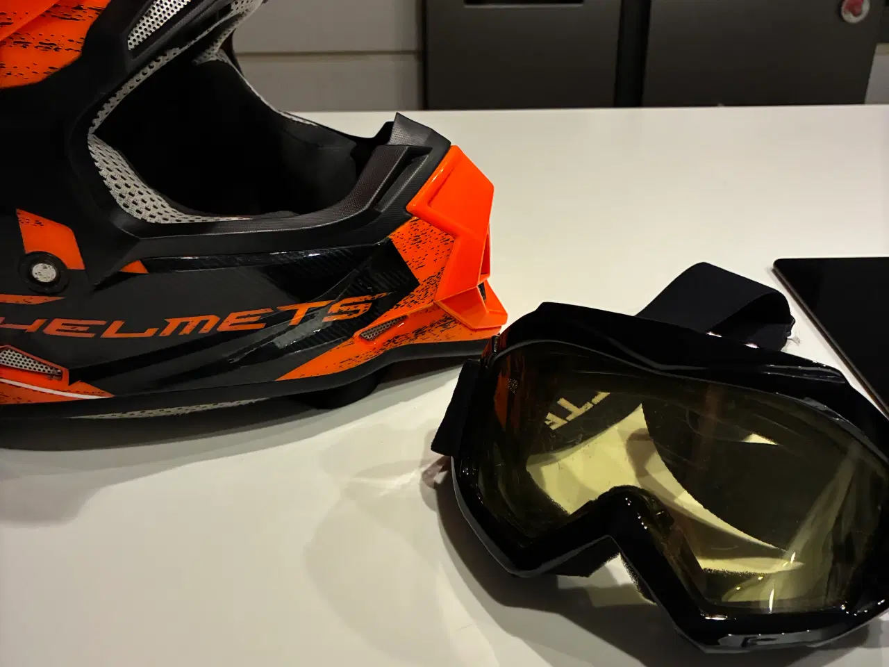 Billede 2 - Børne Cross Hjelm