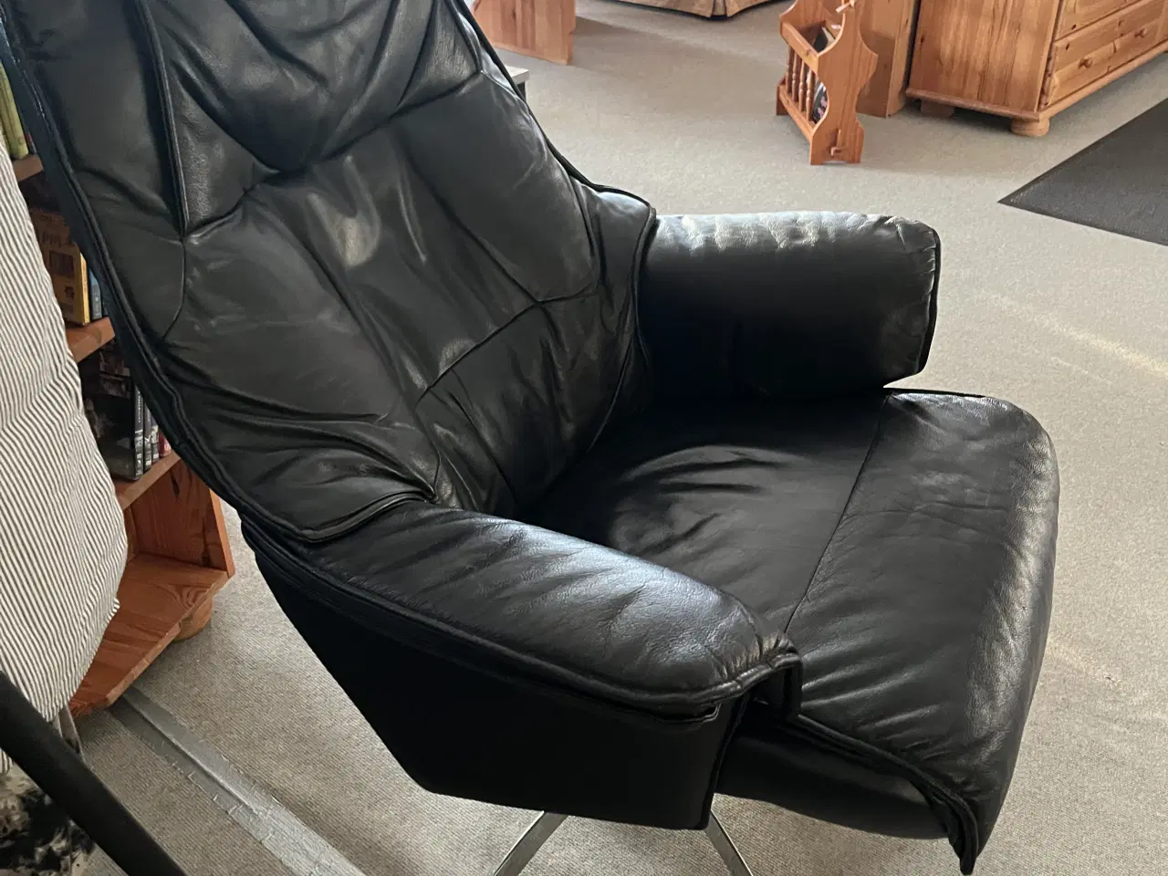 Billede 1 - Læderstol sort læder med vippefunktion