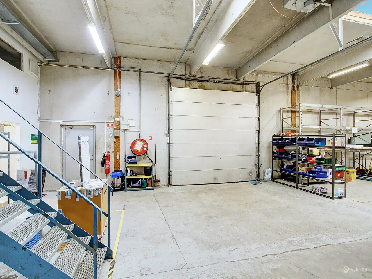 Billede 3 - Centralt beliggende lager med kontor - facade til Køge Bugt Motorvejen
