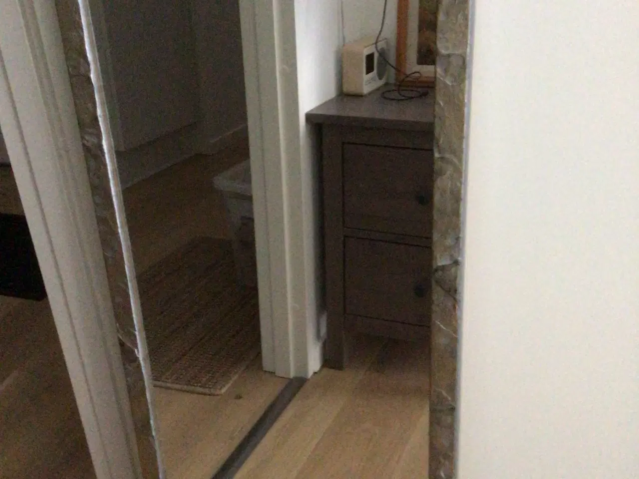 Billede 1 - Flot spejl til entré eller soveværelse.