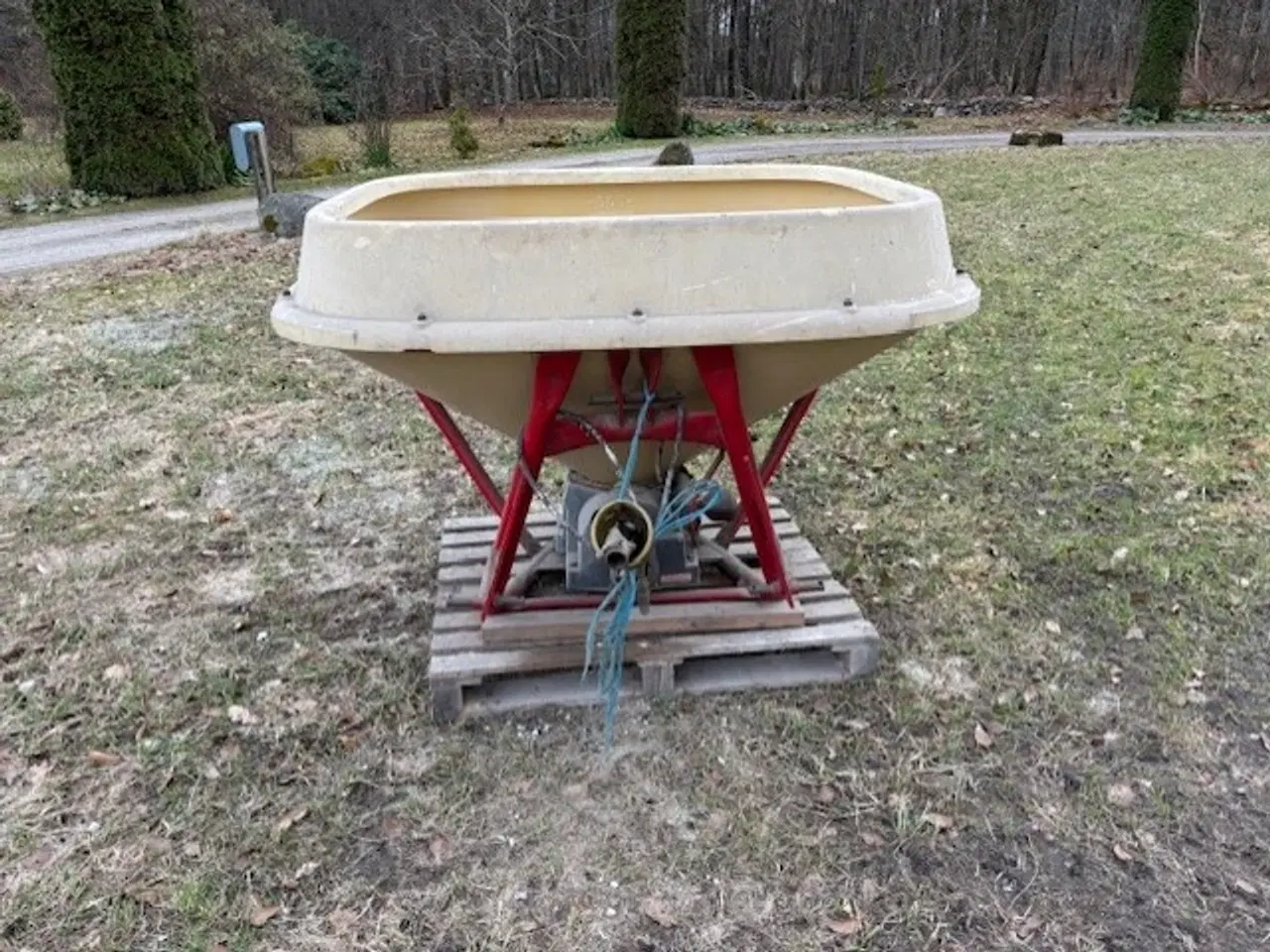 Billede 2 - Gødningsspreder