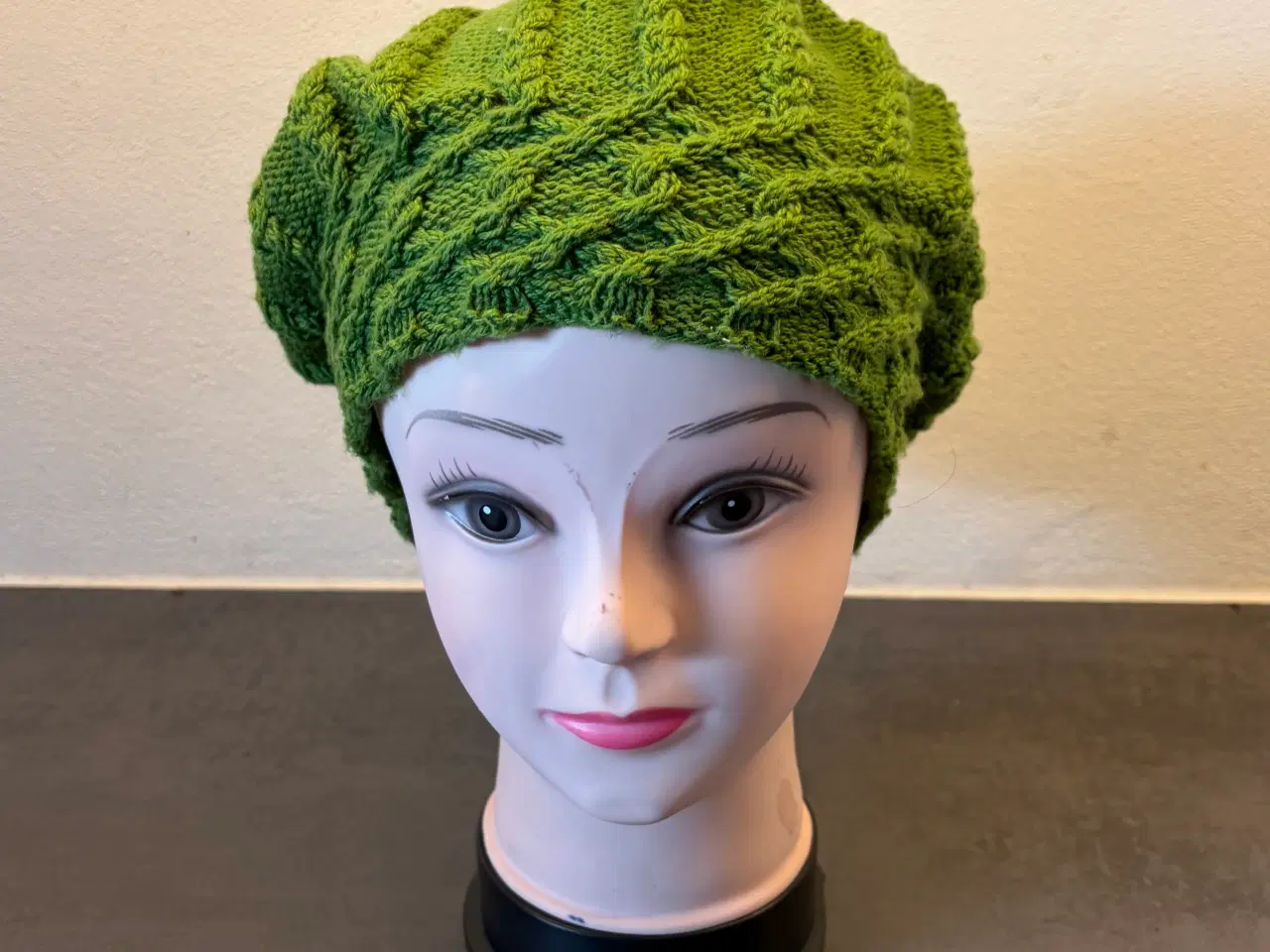 Billede 1 - Strikhue som Dronning Mary