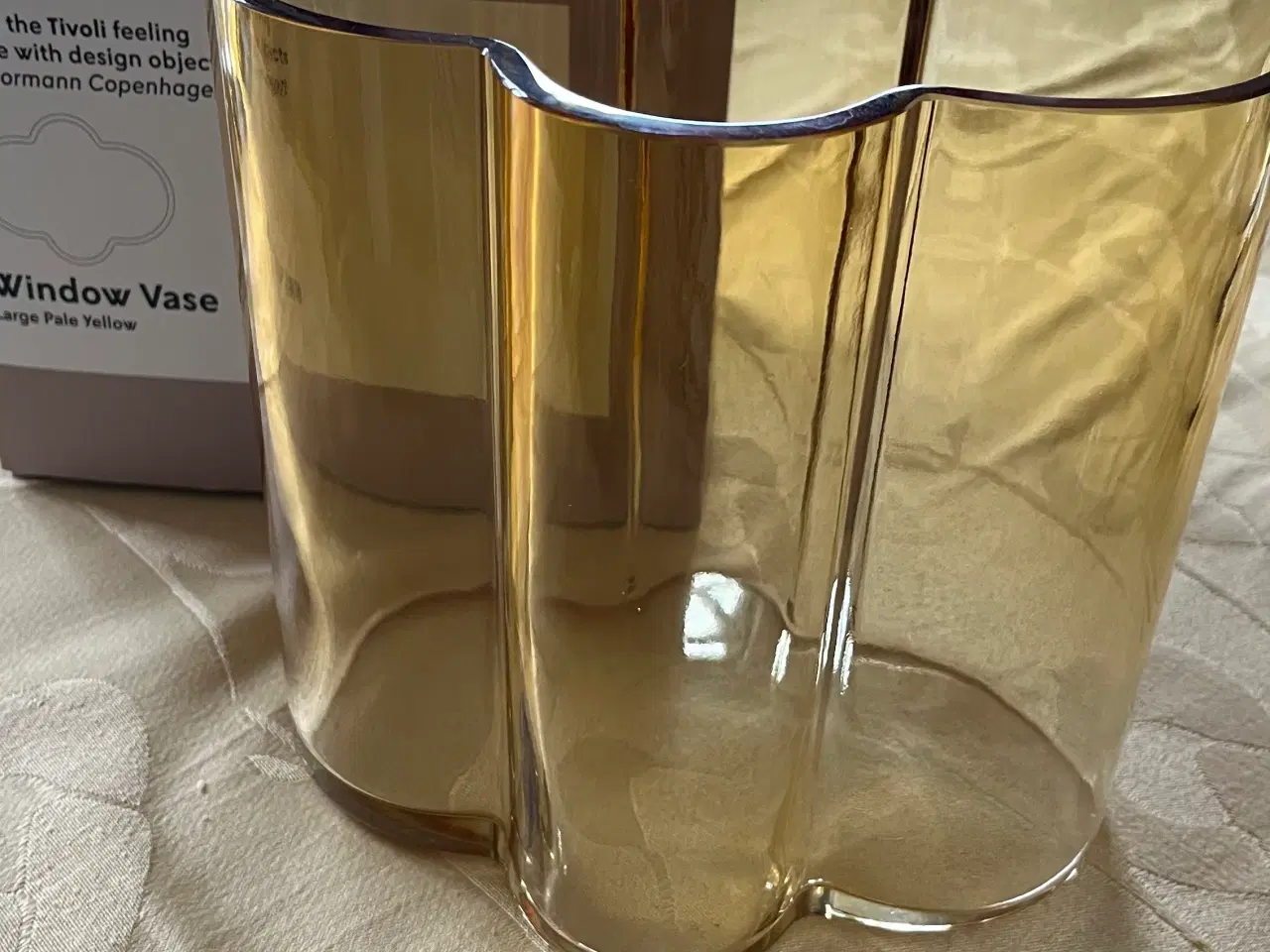 Billede 1 - Window Large Palle Yellow vase 