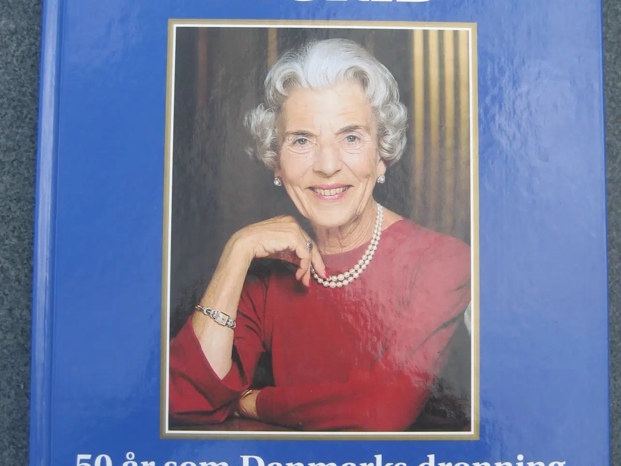 Billede 5 - Flotte bøger om kongefamilien