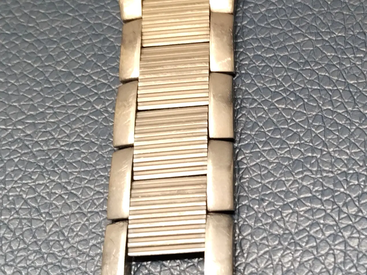 Billede 3 - Junghans Mega Spectral Titanium, ur dele til rem.