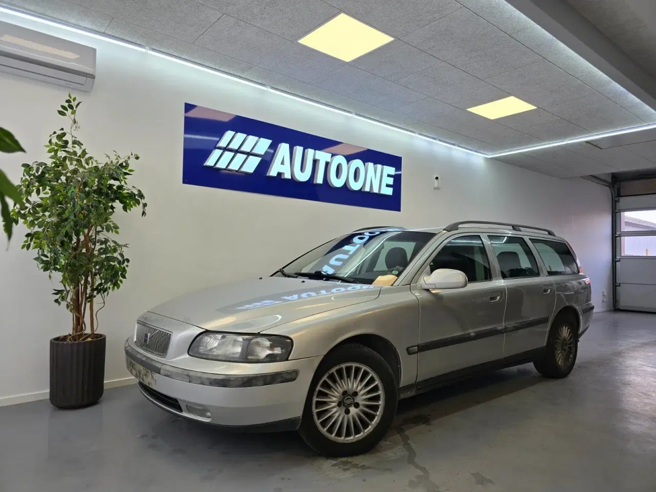Billede 1 - Volvo V70 2,4 140 aut.