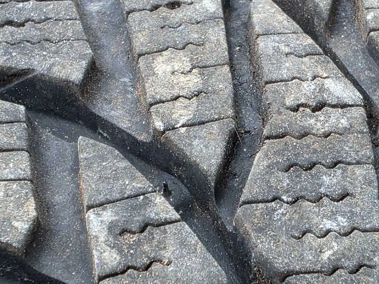 Billede 5 - Vinterdæk, Peugeot alufælge.