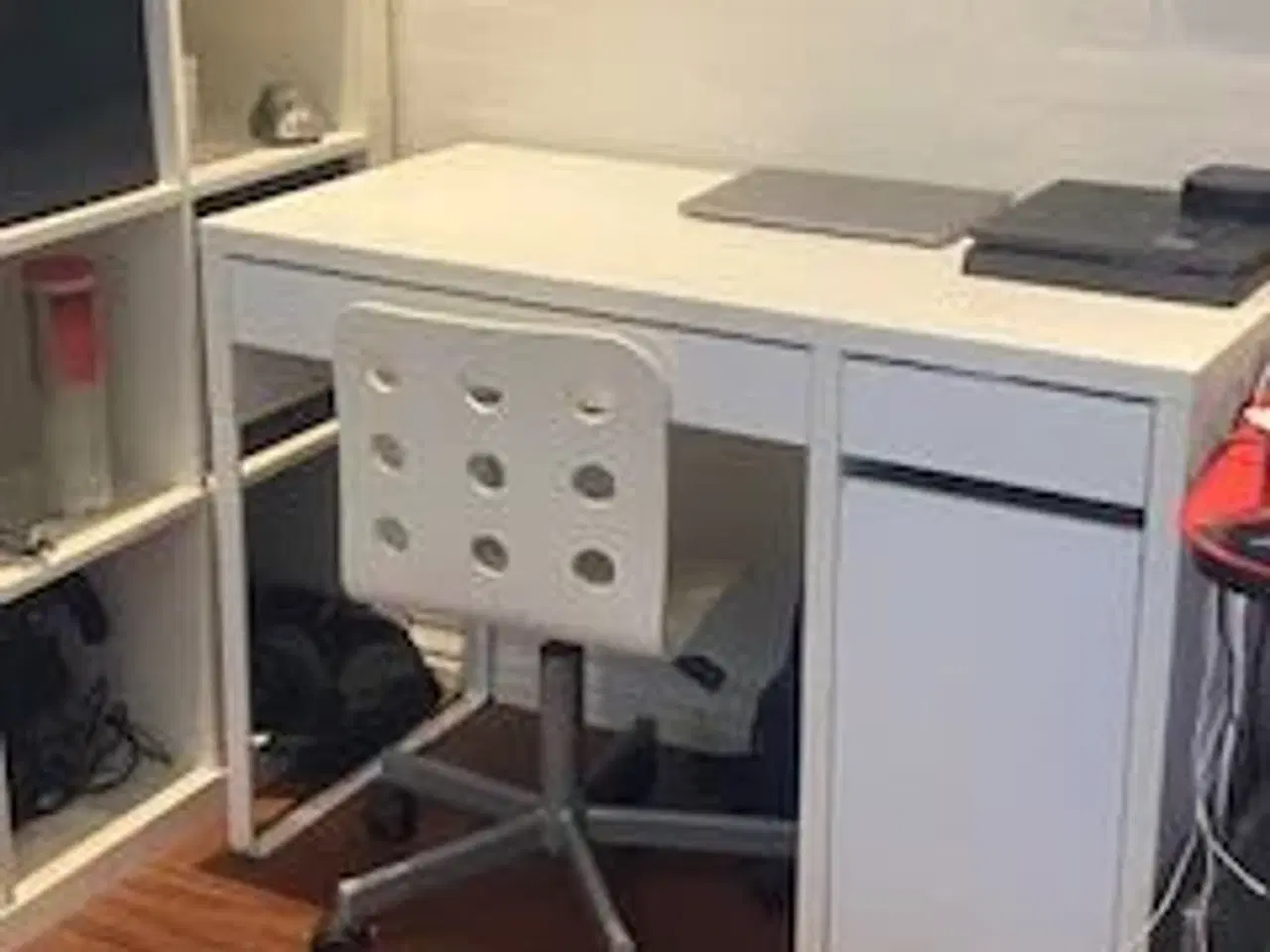 Billede 2 - Skrivebord til børneværelse