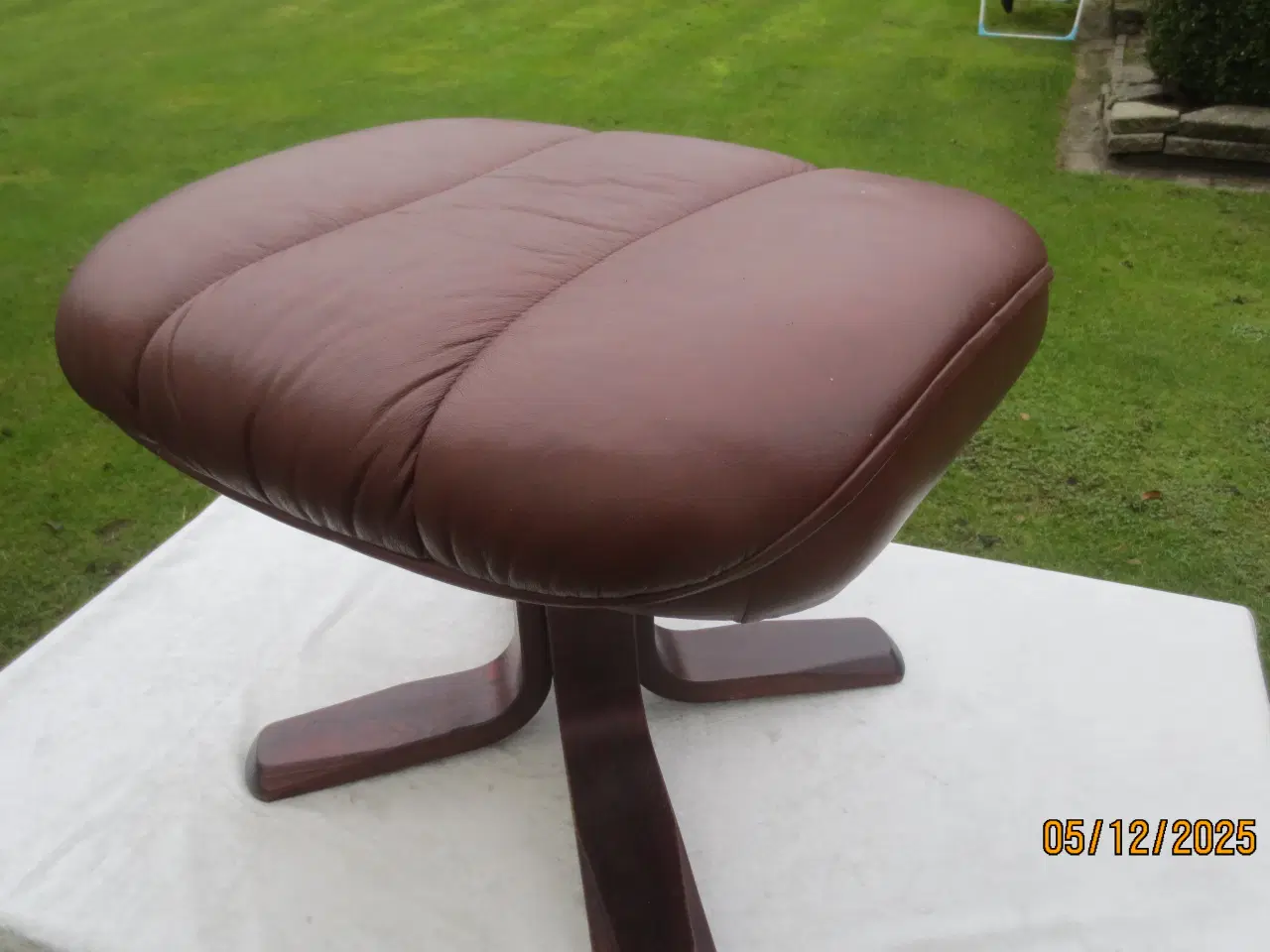 Billede 3 - 1 stk Fodskammel med Brunt læder