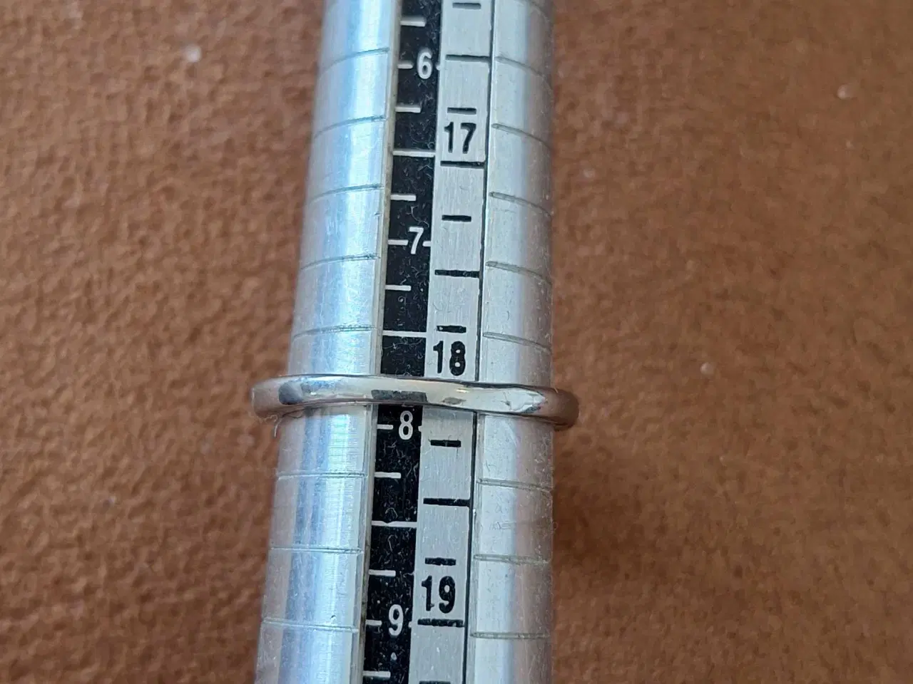 Billede 5 - Sølvfarvet ring