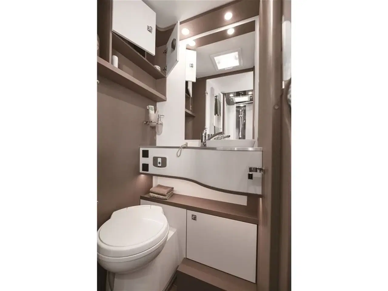 Billede 10 - 2025 - Etrusco T 7400 SB Aut   Etrusco By Hymer – Italiensk Kvalitet og Komfort fra Hinshøj Caravan